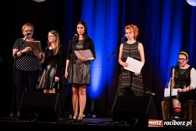 Zdjęcie w galerii na portalu naszraciborz.pl: Koncert jubileuszowy Atlantydy w Domu Kultury Strzecha wiadomości z regionu