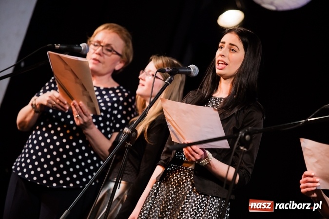 Zdjęcie w galerii na portalu naszraciborz.pl: Koncert jubileuszowy Atlantydy w Domu Kultury Strzecha wiadomości z regionu