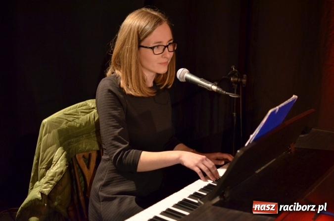 Zdjęcie w galerii na portalu naszraciborz.pl: Koncert jubileuszowy Atlantydy w Domu Kultury Strzecha wiadomości z regionu