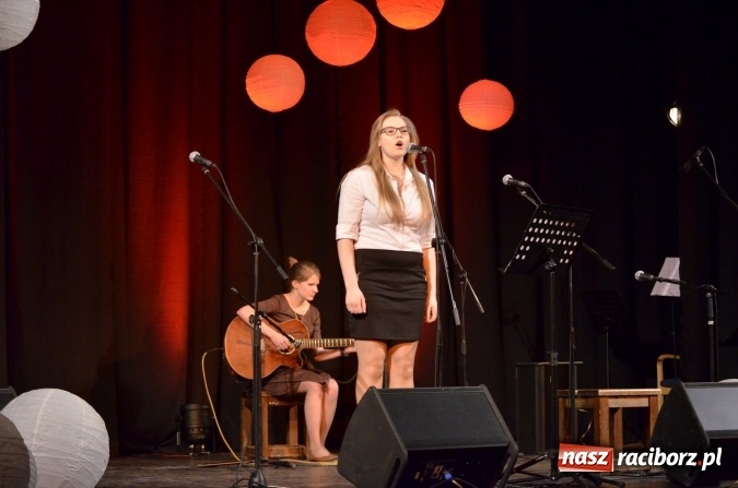 Zdjęcie w galerii na portalu naszraciborz.pl: Koncert jubileuszowy Atlantydy w Domu Kultury Strzecha wiadomości z regionu