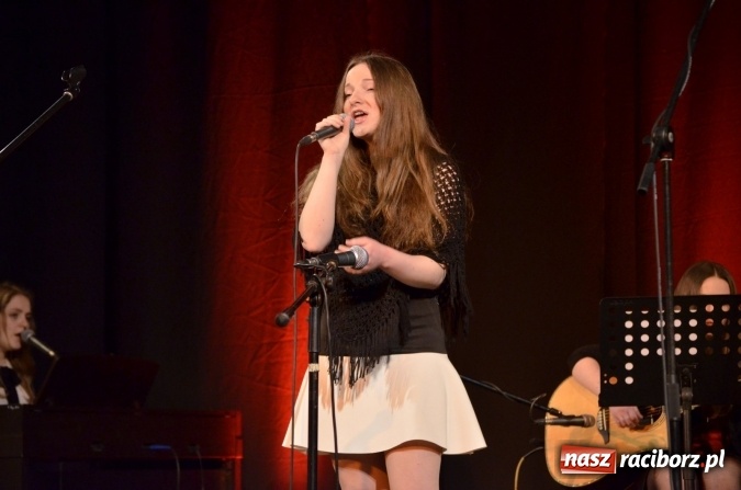 Zdjęcie w galerii na portalu naszraciborz.pl: Koncert jubileuszowy Atlantydy w Domu Kultury Strzecha wiadomości z regionu