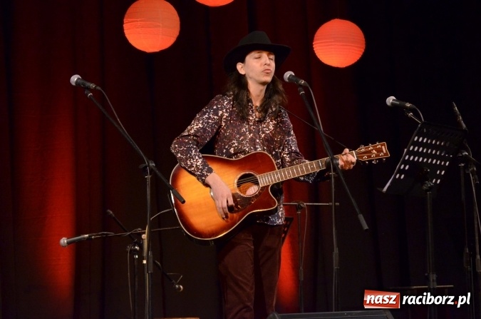 Zdjęcie w galerii na portalu naszraciborz.pl: Koncert jubileuszowy Atlantydy w Domu Kultury Strzecha wiadomości z regionu