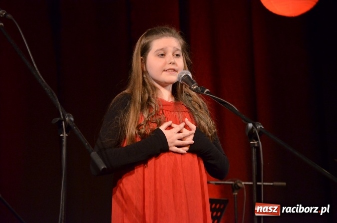 Zdjęcie w galerii na portalu naszraciborz.pl: Koncert jubileuszowy Atlantydy w Domu Kultury Strzecha wiadomości z regionu