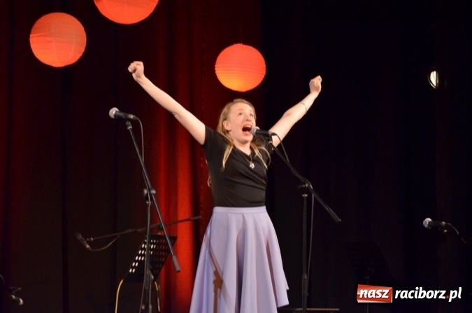 Zdjęcie w galerii na portalu naszraciborz.pl: Koncert jubileuszowy Atlantydy w Domu Kultury Strzecha wiadomości z regionu