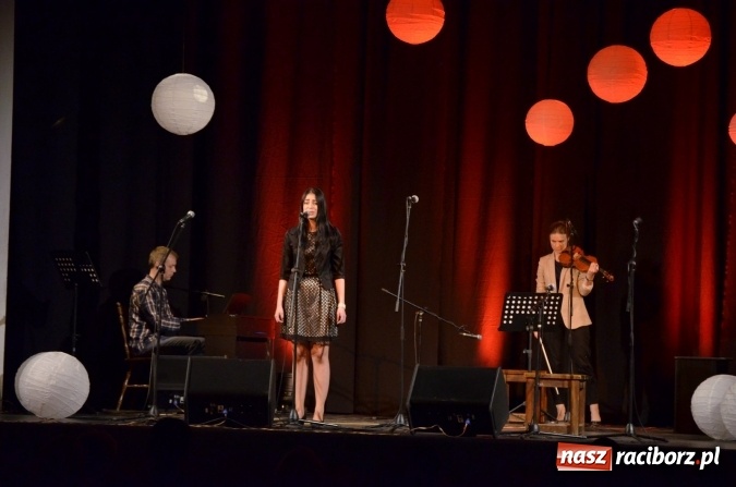 Zdjęcie w galerii na portalu naszraciborz.pl: Koncert jubileuszowy Atlantydy w Domu Kultury Strzecha wiadomości z regionu