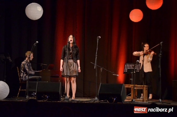 Zdjęcie w galerii na portalu naszraciborz.pl: Koncert jubileuszowy Atlantydy w Domu Kultury Strzecha wiadomości z regionu