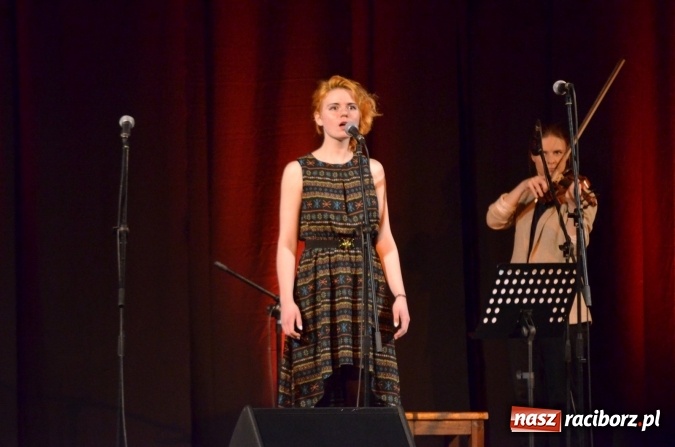 Zdjęcie w galerii na portalu naszraciborz.pl: Koncert jubileuszowy Atlantydy w Domu Kultury Strzecha wiadomości z regionu