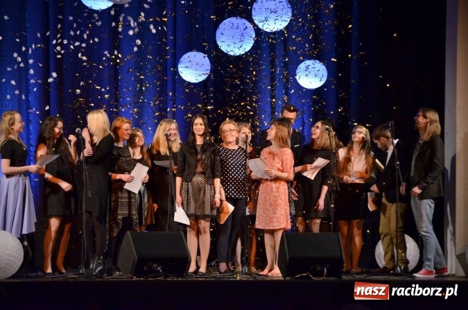 Zdjęcie w galerii na portalu naszraciborz.pl: Koncert jubileuszowy Atlantydy w Domu Kultury Strzecha wiadomości z regionu