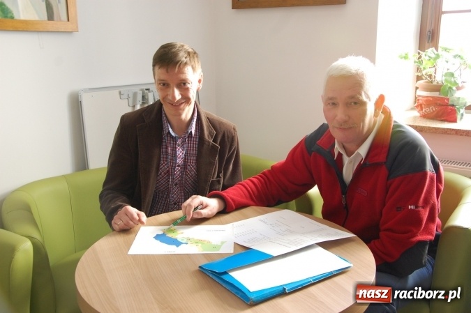 Zdjęcie w galerii na portalu naszraciborz.pl: Przodownicy turystyki górskiej zdawali na zamku egzamin wiadomości z regionu