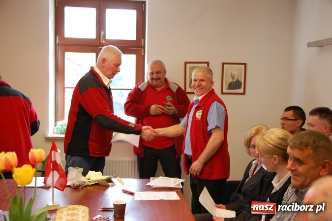 Zdjęcie w galerii na portalu naszraciborz.pl: Przodownicy turystyki górskiej zdawali na zamku egzamin wiadomości z regionu