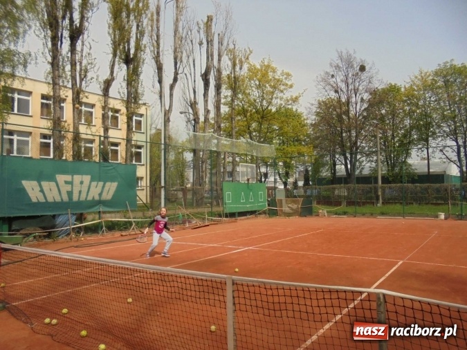 Zdjęcie w galerii na portalu naszraciborz.pl: Wiosenny turniej tenisowy na kortach Rafako wiadomości z regionu