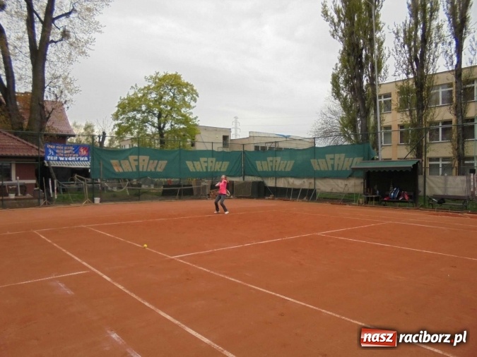 Zdjęcie w galerii na portalu naszraciborz.pl: Wiosenny turniej tenisowy na kortach Rafako wiadomości z regionu