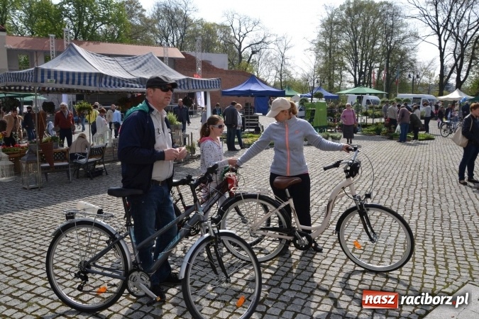 Zdjęcie w galerii na portalu naszraciborz.pl: IV Zamkowy Jarmark kwiatów, żywności ekologicznej i rękodzieła za nami wiadomości z regionu