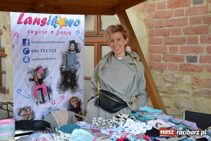 Zdjęcie w galerii na portalu naszraciborz.pl: IV Zamkowy Jarmark kwiatów, żywności ekologicznej i rękodzieła za nami wiadomości z regionu