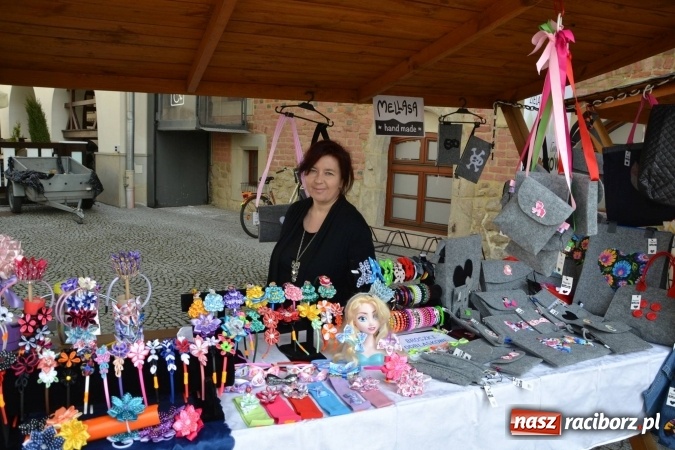 Zdjęcie w galerii na portalu naszraciborz.pl: IV Zamkowy Jarmark kwiatów, żywności ekologicznej i rękodzieła za nami wiadomości z regionu
