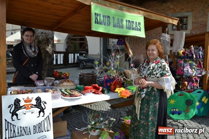 Zdjęcie w galerii na portalu naszraciborz.pl: IV Zamkowy Jarmark kwiatów, żywności ekologicznej i rękodzieła za nami wiadomości z regionu