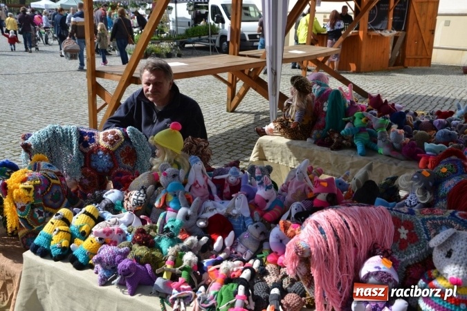 Zdjęcie w galerii na portalu naszraciborz.pl: IV Zamkowy Jarmark kwiatów, żywności ekologicznej i rękodzieła za nami wiadomości z regionu