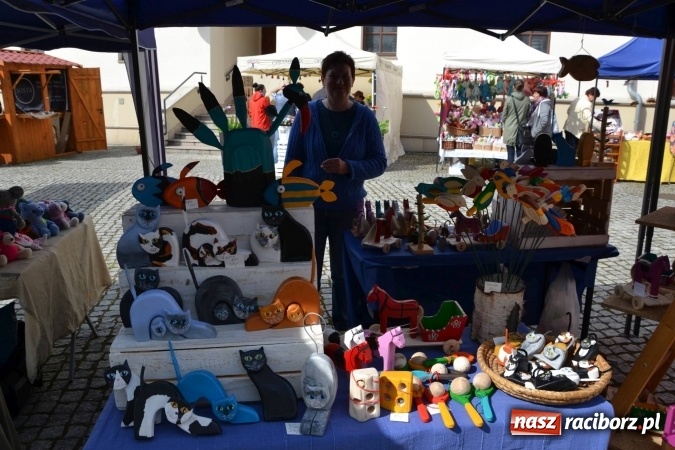 Zdjęcie w galerii na portalu naszraciborz.pl: IV Zamkowy Jarmark kwiatów, żywności ekologicznej i rękodzieła za nami wiadomości z regionu