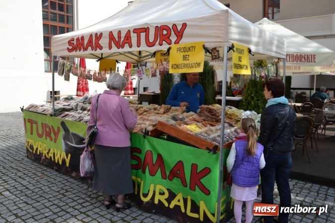 Zdjęcie w galerii na portalu naszraciborz.pl: IV Zamkowy Jarmark kwiatów, żywności ekologicznej i rękodzieła za nami wiadomości z regionu