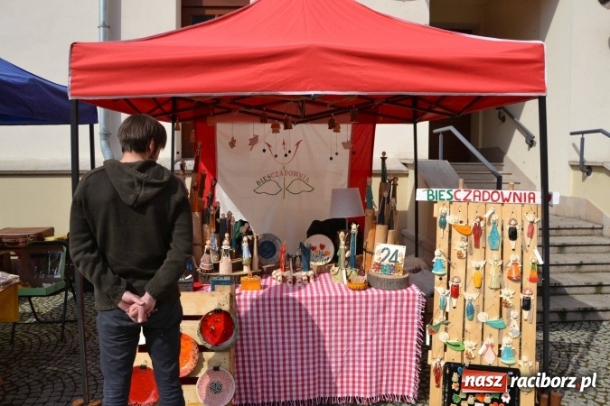 Zdjęcie w galerii na portalu naszraciborz.pl: IV Zamkowy Jarmark kwiatów, żywności ekologicznej i rękodzieła za nami wiadomości z regionu