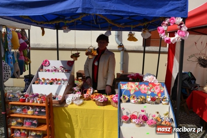 Zdjęcie w galerii na portalu naszraciborz.pl: IV Zamkowy Jarmark kwiatów, żywności ekologicznej i rękodzieła za nami wiadomości z regionu