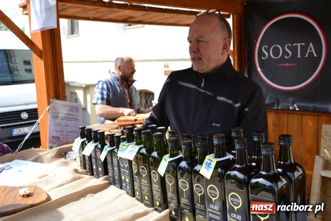 Zdjęcie w galerii na portalu naszraciborz.pl: IV Zamkowy Jarmark kwiatów, żywności ekologicznej i rękodzieła za nami wiadomości z regionu