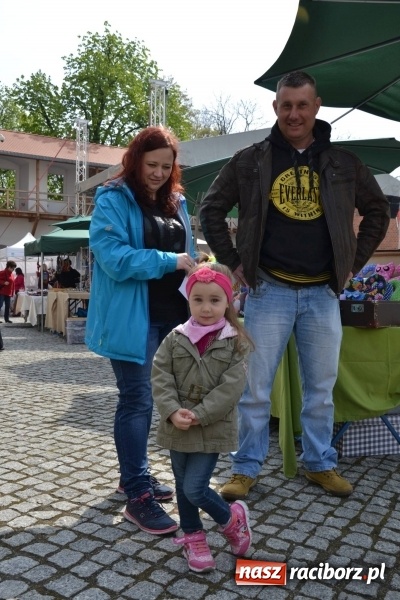 Zdjęcie w galerii na portalu naszraciborz.pl: IV Zamkowy Jarmark kwiatów, żywności ekologicznej i rękodzieła za nami wiadomości z regionu