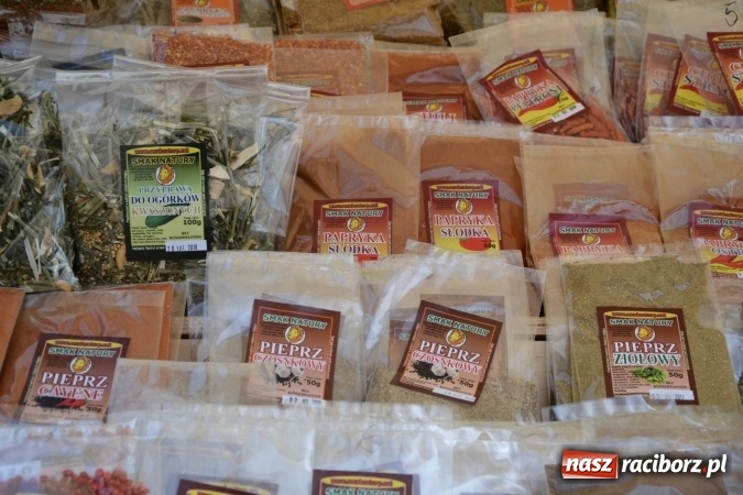Zdjęcie w galerii na portalu naszraciborz.pl: IV Zamkowy Jarmark kwiatów, żywności ekologicznej i rękodzieła za nami wiadomości z regionu