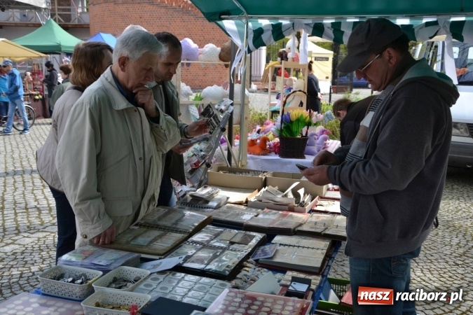 Zdjęcie w galerii na portalu naszraciborz.pl: IV Zamkowy Jarmark kwiatów, żywności ekologicznej i rękodzieła za nami wiadomości z regionu