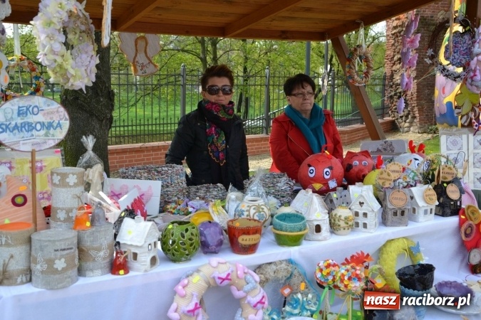 Zdjęcie w galerii na portalu naszraciborz.pl: IV Zamkowy Jarmark kwiatów, żywności ekologicznej i rękodzieła za nami wiadomości z regionu