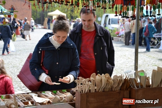 Zdjęcie w galerii na portalu naszraciborz.pl: IV Zamkowy Jarmark kwiatów, żywności ekologicznej i rękodzieła za nami wiadomości z regionu