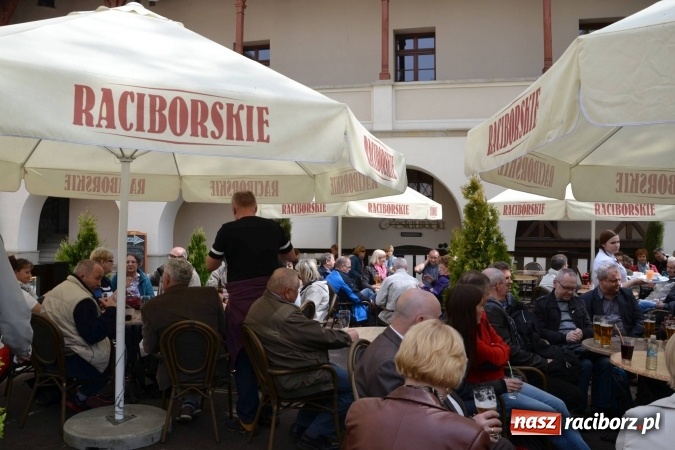 Zdjęcie w galerii na portalu naszraciborz.pl: IV Zamkowy Jarmark kwiatów, żywności ekologicznej i rękodzieła za nami wiadomości z regionu