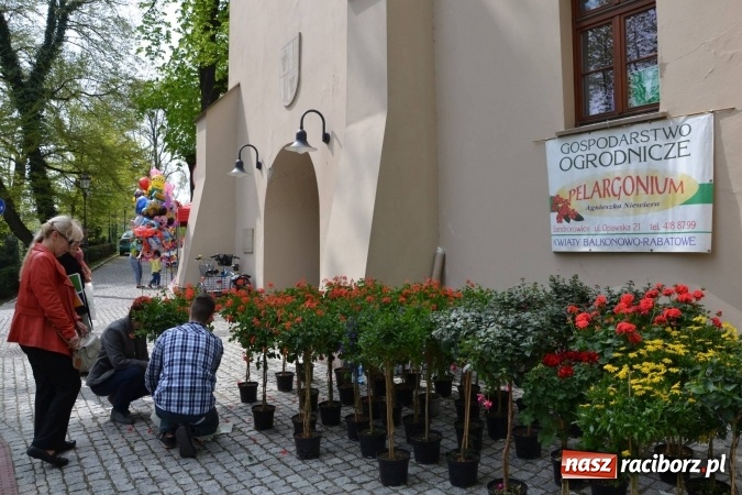 Zdjęcie w galerii na portalu naszraciborz.pl: IV Zamkowy Jarmark kwiatów, żywności ekologicznej i rękodzieła za nami wiadomości z regionu