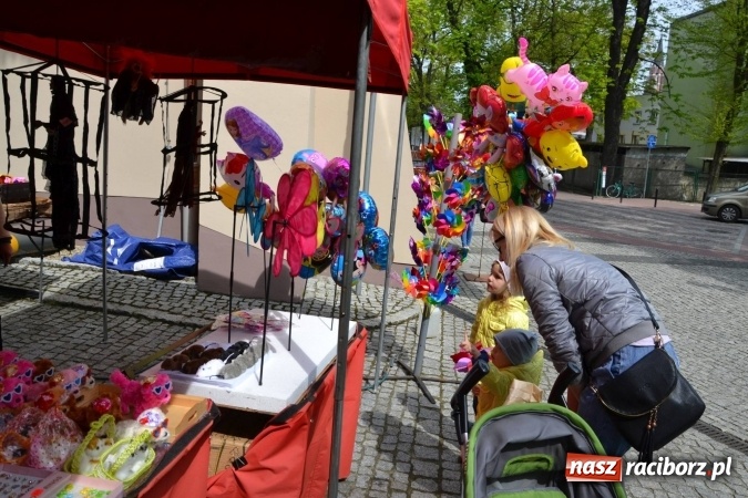 Zdjęcie w galerii na portalu naszraciborz.pl: IV Zamkowy Jarmark kwiatów, żywności ekologicznej i rękodzieła za nami wiadomości z regionu