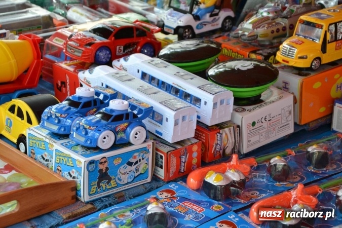 Zdjęcie w galerii na portalu naszraciborz.pl: IV Zamkowy Jarmark kwiatów, żywności ekologicznej i rękodzieła za nami wiadomości z regionu