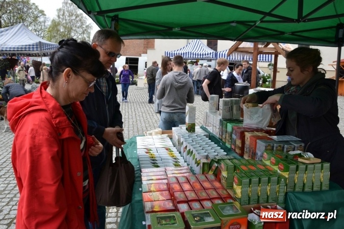 Zdjęcie w galerii na portalu naszraciborz.pl: IV Zamkowy Jarmark kwiatów, żywności ekologicznej i rękodzieła za nami wiadomości z regionu