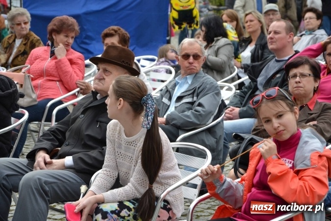 Zdjęcie w galerii na portalu naszraciborz.pl: IV Zamkowy Jarmark kwiatów, żywności ekologicznej i rękodzieła za nami wiadomości z regionu