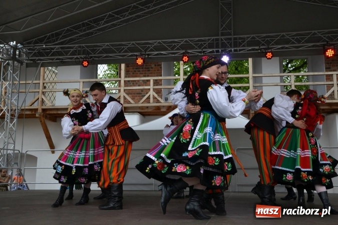 Zdjęcie w galerii na portalu naszraciborz.pl: IV Zamkowy Jarmark kwiatów, żywności ekologicznej i rękodzieła za nami wiadomości z regionu