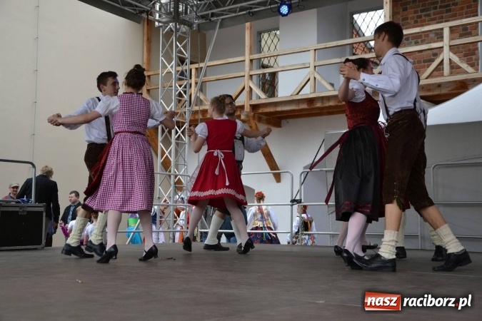 Zdjęcie w galerii na portalu naszraciborz.pl: IV Zamkowy Jarmark kwiatów, żywności ekologicznej i rękodzieła za nami wiadomości z regionu