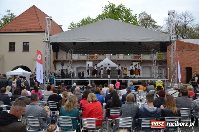 Zdjęcie w galerii na portalu naszraciborz.pl: IV Zamkowy Jarmark kwiatów, żywności ekologicznej i rękodzieła za nami wiadomości z regionu