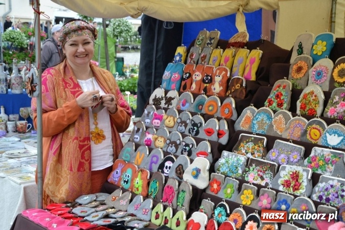 Zdjęcie w galerii na portalu naszraciborz.pl: IV Zamkowy Jarmark kwiatów, żywności ekologicznej i rękodzieła za nami wiadomości z regionu