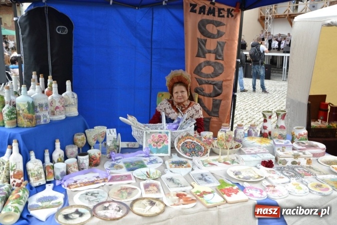 Zdjęcie w galerii na portalu naszraciborz.pl: IV Zamkowy Jarmark kwiatów, żywności ekologicznej i rękodzieła za nami wiadomości z regionu