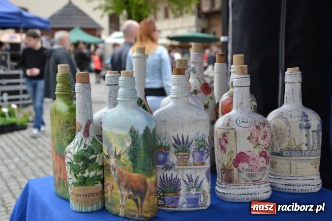 Zdjęcie w galerii na portalu naszraciborz.pl: IV Zamkowy Jarmark kwiatów, żywności ekologicznej i rękodzieła za nami wiadomości z regionu