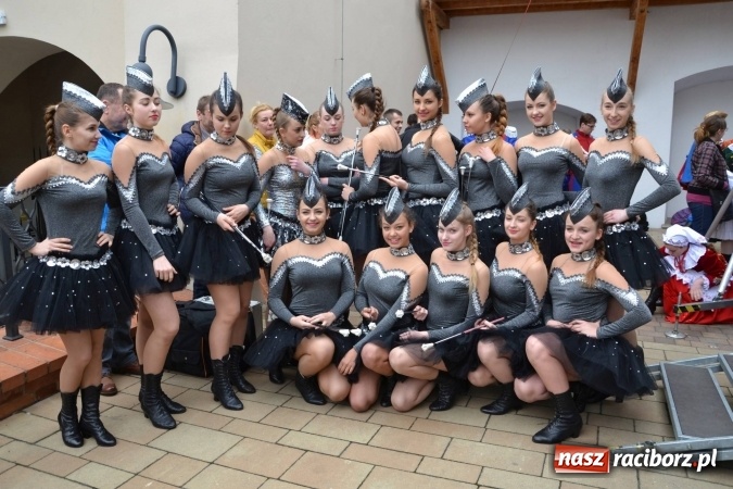 Zdjęcie w galerii na portalu naszraciborz.pl: IV Zamkowy Jarmark kwiatów, żywności ekologicznej i rękodzieła za nami wiadomości z regionu