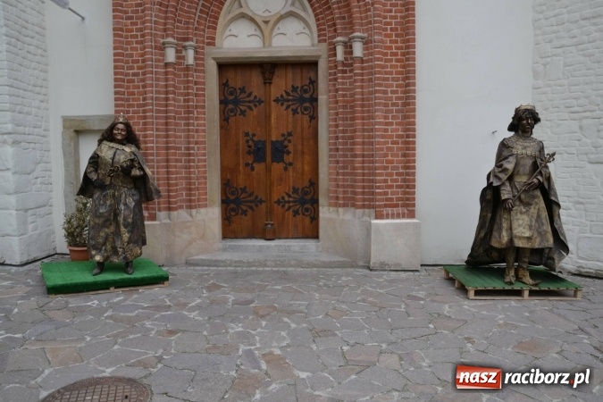 Zdjęcie w galerii na portalu naszraciborz.pl: IV Zamkowy Jarmark kwiatów, żywności ekologicznej i rękodzieła za nami wiadomości z regionu