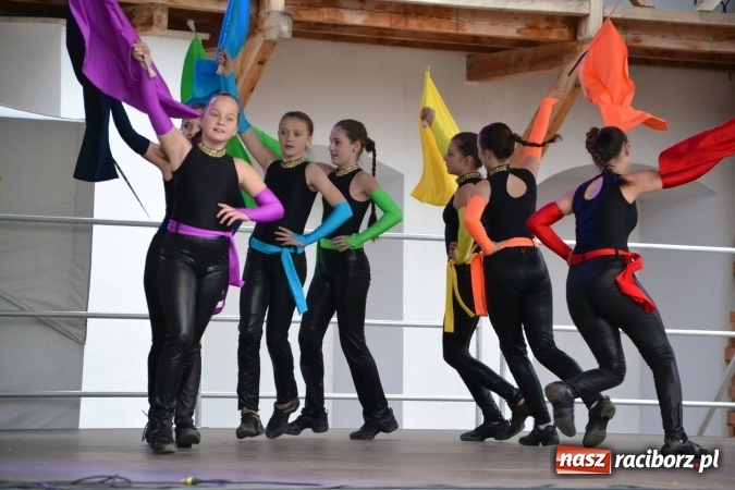 Zdjęcie w galerii na portalu naszraciborz.pl: IV Zamkowy Jarmark kwiatów, żywności ekologicznej i rękodzieła za nami wiadomości z regionu