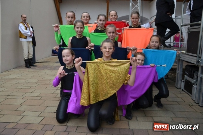 Zdjęcie w galerii na portalu naszraciborz.pl: IV Zamkowy Jarmark kwiatów, żywności ekologicznej i rękodzieła za nami wiadomości z regionu