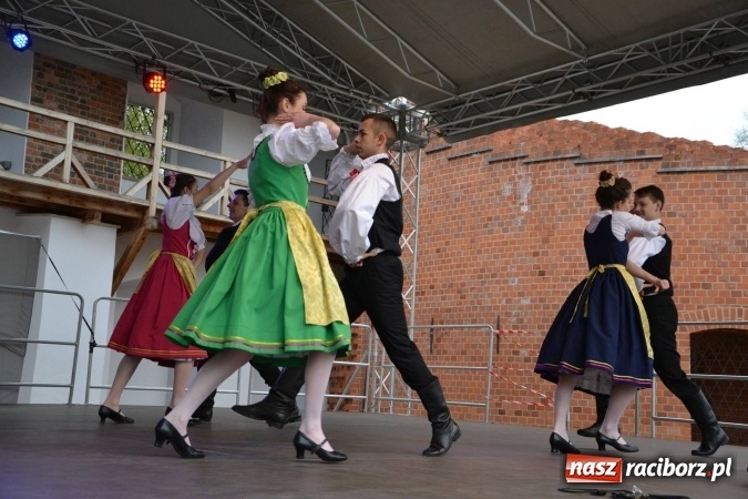 Zdjęcie w galerii na portalu naszraciborz.pl: IV Zamkowy Jarmark kwiatów, żywności ekologicznej i rękodzieła za nami wiadomości z regionu