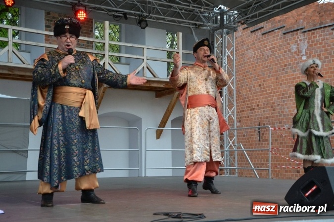 Zdjęcie w galerii na portalu naszraciborz.pl: IV Zamkowy Jarmark kwiatów, żywności ekologicznej i rękodzieła za nami wiadomości z regionu