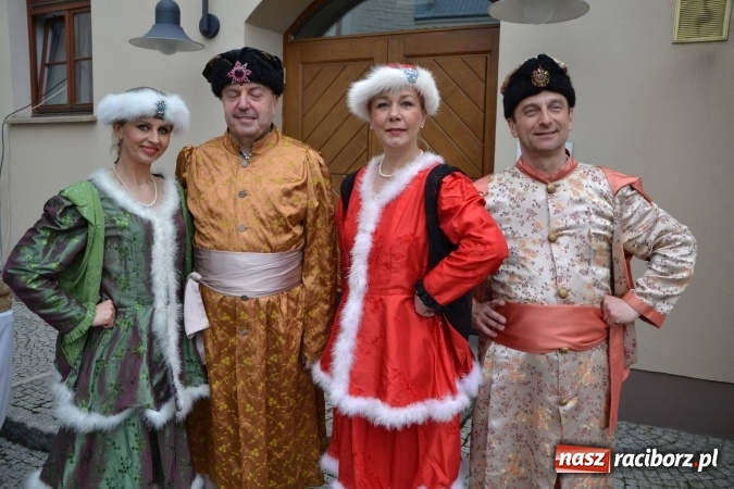 Zdjęcie w galerii na portalu naszraciborz.pl: IV Zamkowy Jarmark kwiatów, żywności ekologicznej i rękodzieła za nami wiadomości z regionu